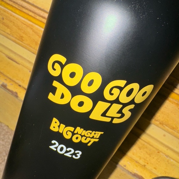 Goo Goo Dolls VIP “Big Night Out” Tour 2023 Wine Bottle & 2 Tumblers - Picture 4 of 9